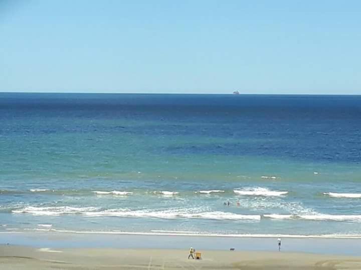 Frente Mar Piscina Churrasqueira Wifi Garagem Portaria 24Hs Daire Solemar Dış mekan fotoğraf